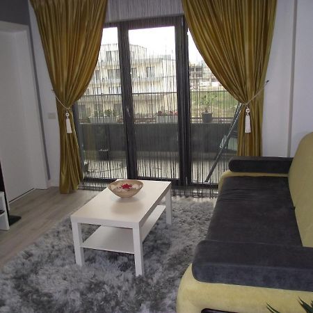 Natalia Apartment นาโวดาริ ภายนอก รูปภาพ
