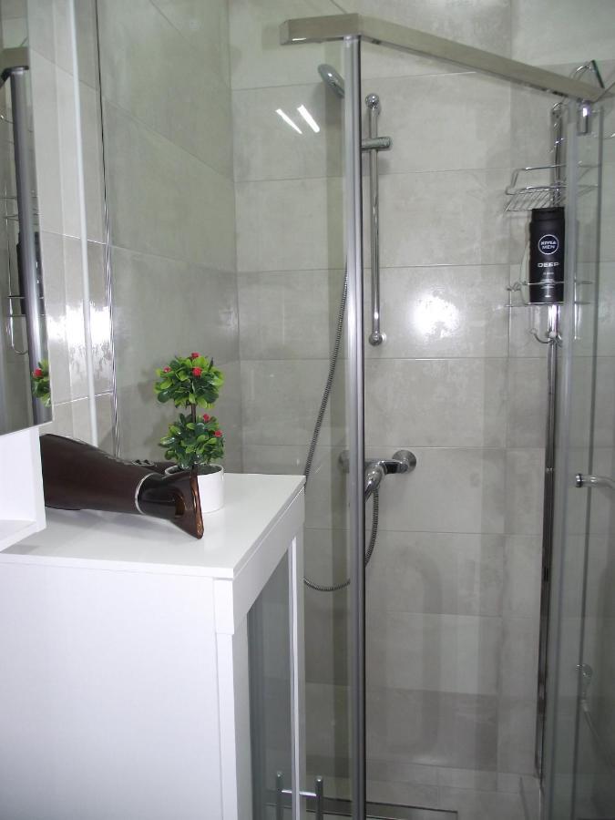 Natalia Apartment นาโวดาริ ภายนอก รูปภาพ