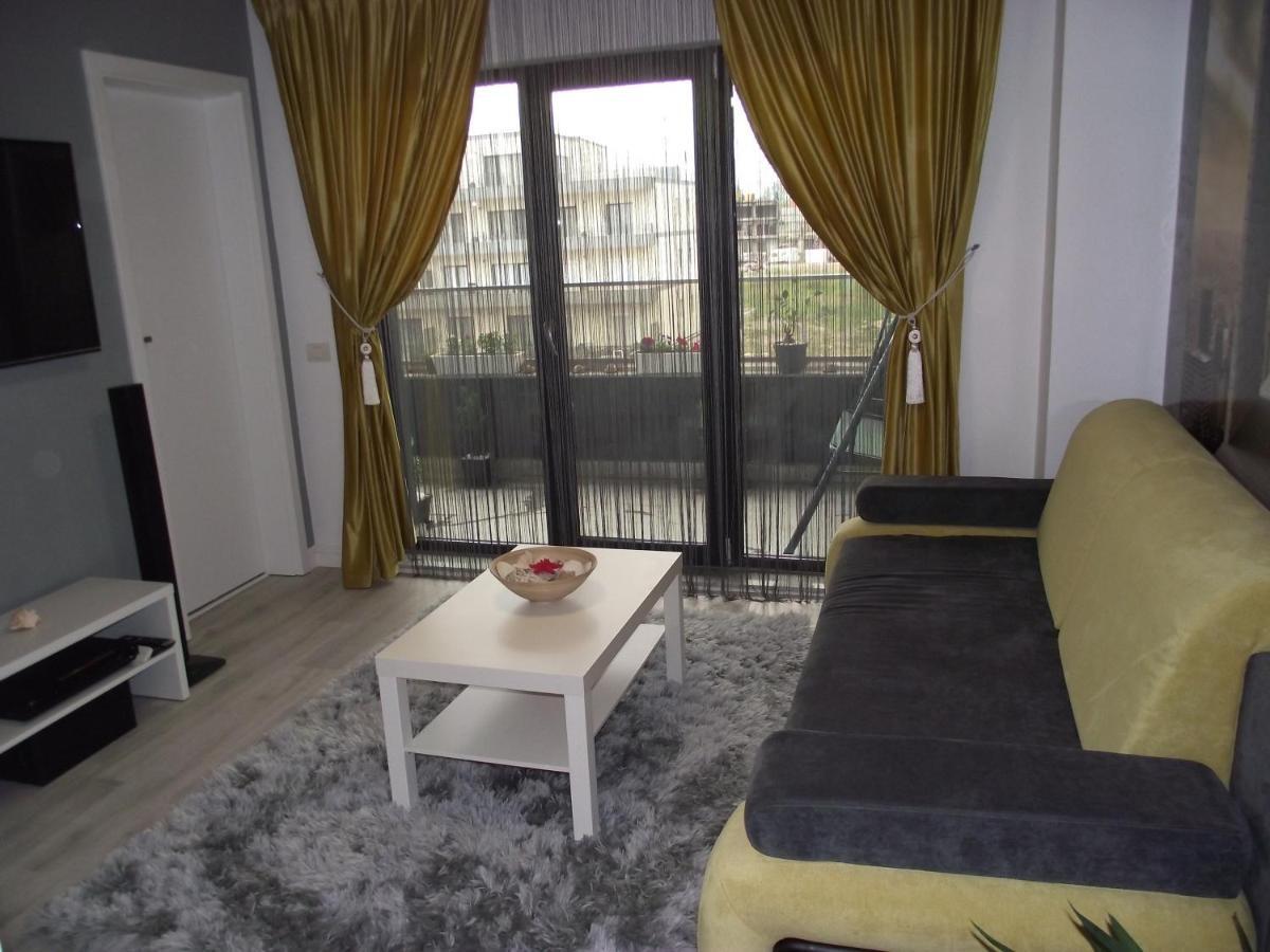Natalia Apartment นาโวดาริ ภายนอก รูปภาพ