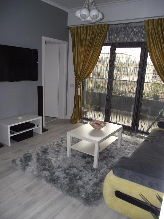Natalia Apartment นาโวดาริ ภายนอก รูปภาพ