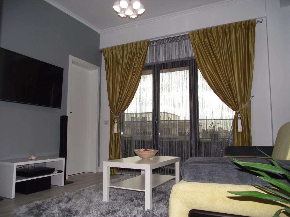 Natalia Apartment นาโวดาริ ภายนอก รูปภาพ